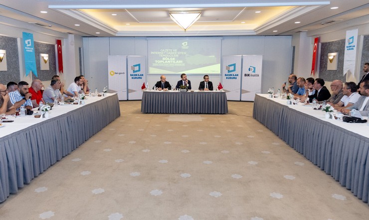 basin-ilan-kurumu-bik-genel-muduru-abdulkadir-cay-trabzonda-duzenlenen-gazete-ve-internet-haber-sitesi-temsilcileri-bolge-toplantisinda-gazetecilerin-sorun-ve-taleplerini-dinledi-2.jpg