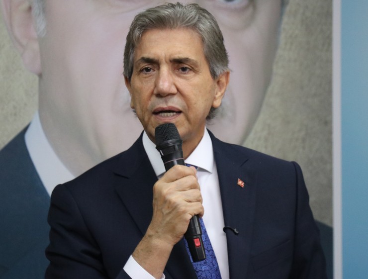 ak-parti-genel-baskan-yardimcisi-ve-yerel-yonetimler-baskani-mustafa-demir-partisinin-rize-il-baskanliginda-duzenlenen-istisare-toplantisina-konusma-yapti-3.jpg