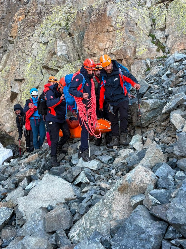rizede-vercenikte-nefes-kesen-kurtarma-operasyonu-1.jpg