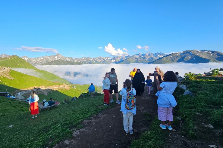 rizenin-camlihemsin-ilcesine-bagli-2-bin-400-rakimli-huser-yaylasi-dogaseverlerin-ilgisini-cekiyor-11.jpg