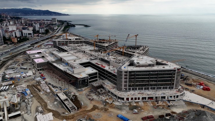 saglik-bakani-kemal-memisoglu-yapimi-hizla-devam-eden-rize-sehir-hastanesi-santiyesinde-incelemelerde-bulundu-1.jpg