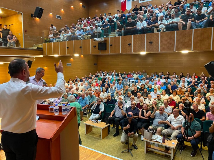 rizede-ardesen-belediye-baskani-enver-atagun-ve-beraberindeki-chp-ilce-teskilati-ile-meclis-uyeleri-partilerinden-topluca-istifa-ederek-yeni-parti-saflarina-katildi-3.jpg