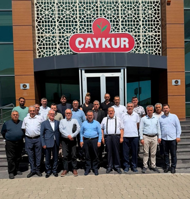 caykur-genel-muduru-yusuf-ziya-alim-kayseride-bayilerle-bir-araya-geldi-1.jpg