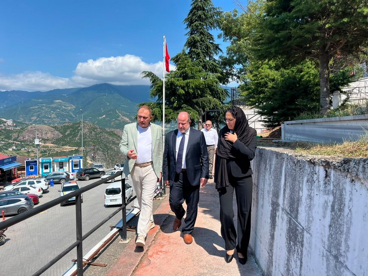 rize-ve-artvinde-aile-ve-sosyal-hizmetler-mudurluklerinde-yeni-donem-20.jpg