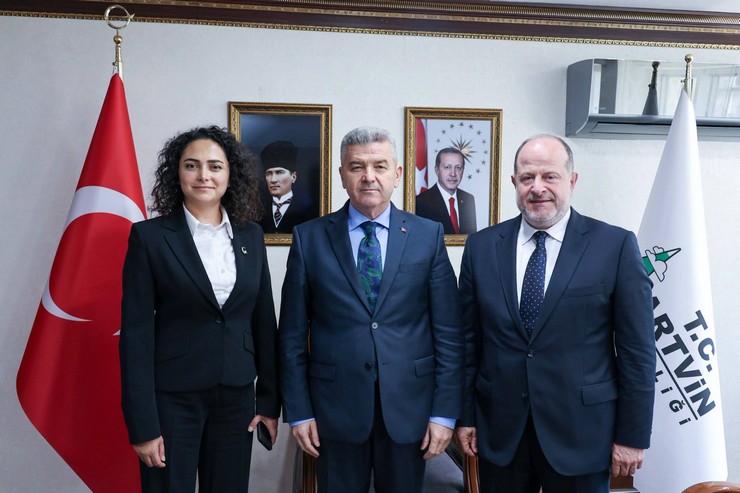 rize-ve-artvinde-aile-ve-sosyal-hizmetler-mudurluklerinde-yeni-donem-6.jpg