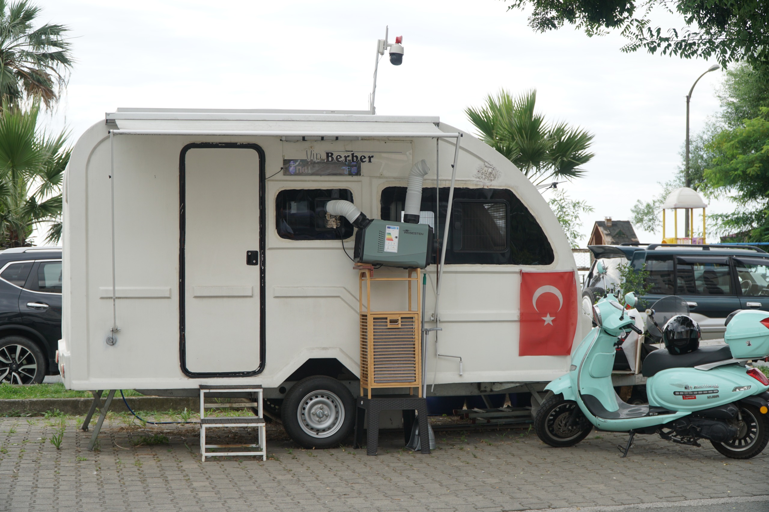 sahilde-karavanda-tiras-1431967-425607.jpg