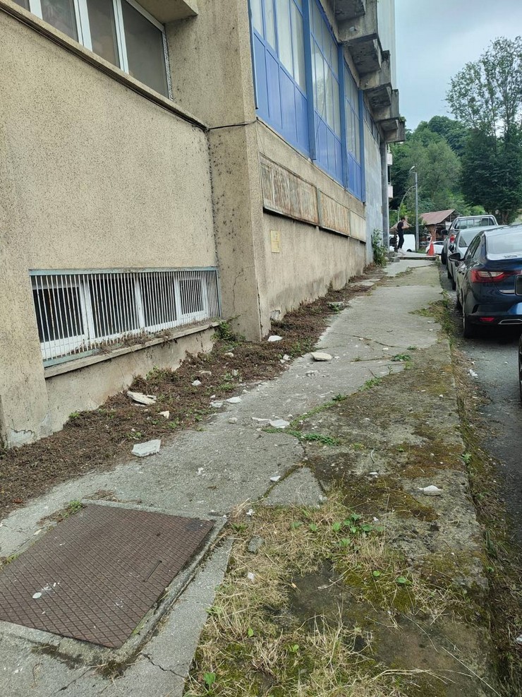 rizede-eski-sgk-binasi-ozel-mulk-tehlikeye-davetiye-cikariyor-30.jpg