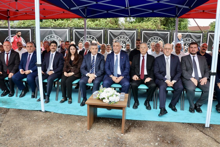 ticaret-bakani-omer-bolat-sarp-gumruk-kapisinda-incelemelerde-bulundu-4.jpg