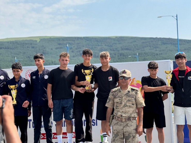 rize-kayak-takimindan-ardahanda-madalya-ambargosu-4.jpg