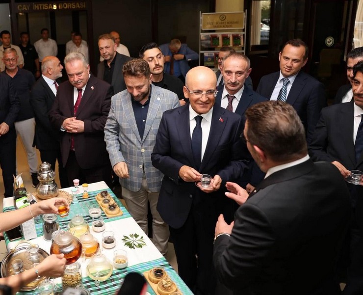 hazine-ve-maliye-bakani-mehmet-simsek-rizede-ziyaretlerde-bulundu-4.jpg