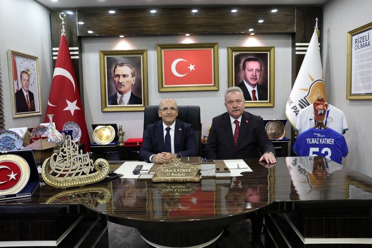 hazine-ve-maliye-bakani-mehmet-simsek-rizedeki-temaslari-kapsaminda-bir-dizi-ziyaret-gerceklestirdi-2.jpg