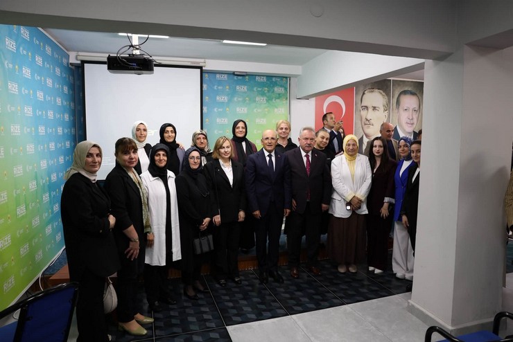 hazine-ve-maliye-bakani-mehmet-simsek-rizedeki-temaslari-kapsaminda-bir-dizi-ziyaret-gerceklestirdi-3.jpg