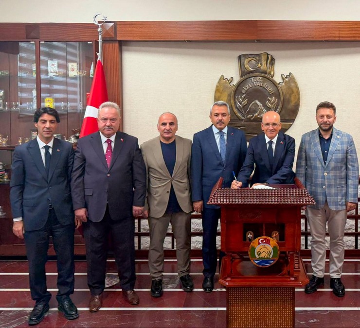 hazine-ve-maliye-bakani-mehmet-simsek-rizedeki-temaslari-kapsaminda-bir-dizi-ziyaret-gerceklestirdi-4.jpg