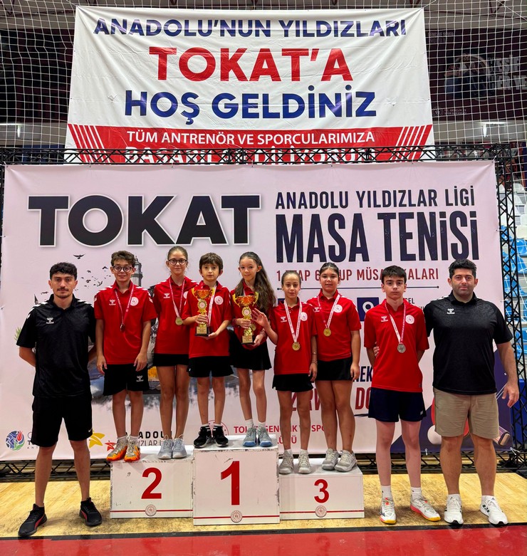 rize-masa-tenisinde-firtina-gibi-esti-kizlar-namaglup-sampiyon-erkekler-finallerde-7.jpg