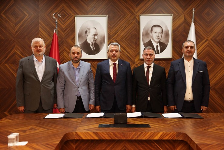 rizede-yatili-kiz-kuran-kursu-icin-protokol-imzalandi-3.jpg