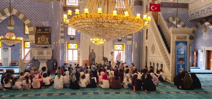 rizede-yaz-kuran-kurslarinda-ogrenim-goren-cocuklara-yonelik-ornek-bir-farkindalik-ve-sosyal-uyum-projesi-uygulaniyor-7.jpg