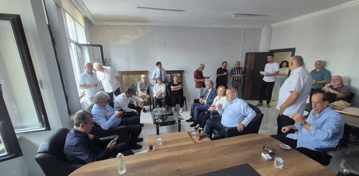 yeni-parti-meclis-grup-toplantisinin-hemen-ardindan-saha-calismalarinin-ilk-duragi-olarak-rizeyi-secti-5.jpg