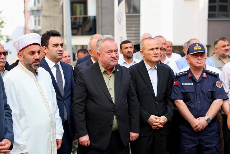 rizede-tophane-mahallesi-camiinin-temeli-dualarla-atildi-2.jpg