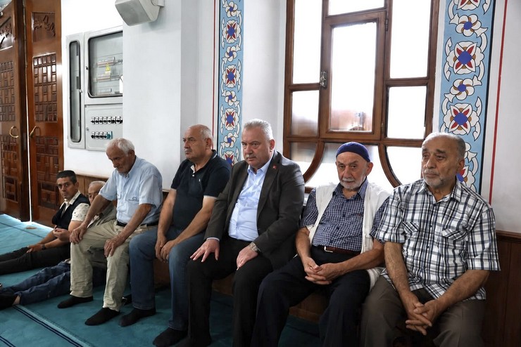 ak-parti-rize-il-baskanligi-tarafindan-sehitler-ve-vefat-eden-teskilat-mensuplari-icin-seyh-camiinde-mevlid-i-serif-okutuldu-2.jpg