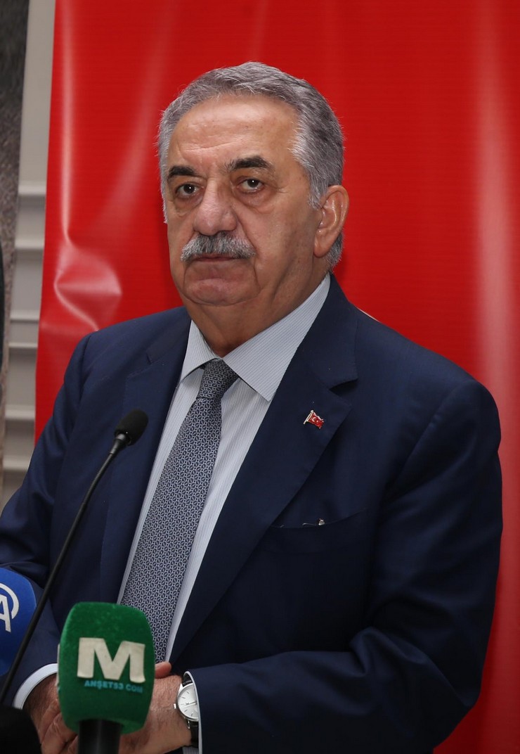 ak-parti-genel-baskan-yardimcisi-hayati-yazici-partisinin-25-kurulus-yil-donumu-dolayisiyla-bir-salonda-duzenlenen-programa-katilarak-konusma-yapti-1.jpg