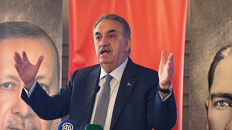 ak-parti-genel-baskan-yardimcisi-hayati-yazici-partisinin-25-kurulus-yil-donumu-dolayisiyla-bir-salonda-duzenlenen-programa-katilarak-konusma-yapti-2-001.jpg