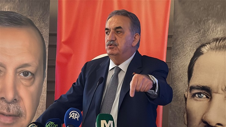 ak-parti-genel-baskan-yardimcisi-hayati-yazici-partisinin-25-kurulus-yil-donumu-dolayisiyla-bir-salonda-duzenlenen-programa-katilarak-konusma-yapti-4-001.jpg