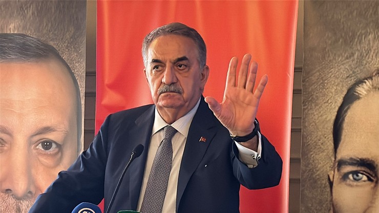 ak-parti-genel-baskan-yardimcisi-hayati-yazici-partisinin-25-kurulus-yil-donumu-dolayisiyla-bir-salonda-duzenlenen-programa-katilarak-konusma-yapti-6.jpg