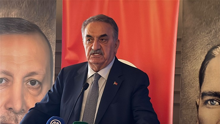 ak-parti-genel-baskan-yardimcisi-hayati-yazici-partisinin-25-kurulus-yil-donumu-dolayisiyla-bir-salonda-duzenlenen-programa-katilarak-konusma-yapti-7.jpg