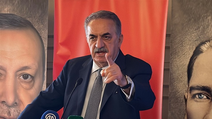 ak-parti-genel-baskan-yardimcisi-hayati-yazici-partisinin-25-kurulus-yil-donumu-dolayisiyla-bir-salonda-duzenlenen-programa-katilarak-konusma-yapti-9.jpg