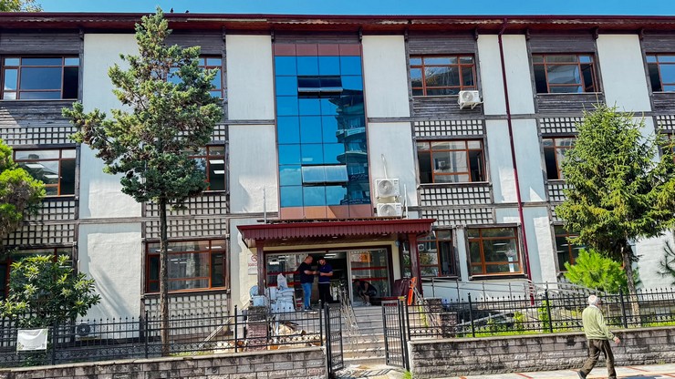 rize-il-ozel-idaresi-gecici-olarak-eski-kutuphane-binasina-tasiniyor-6.jpg