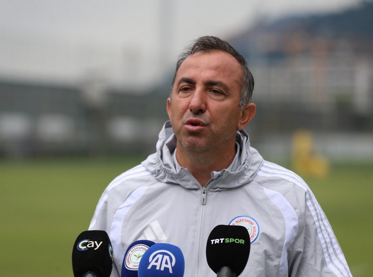 caykur-rizespor-teknik-direktoru-recep-ucar-2.jpg