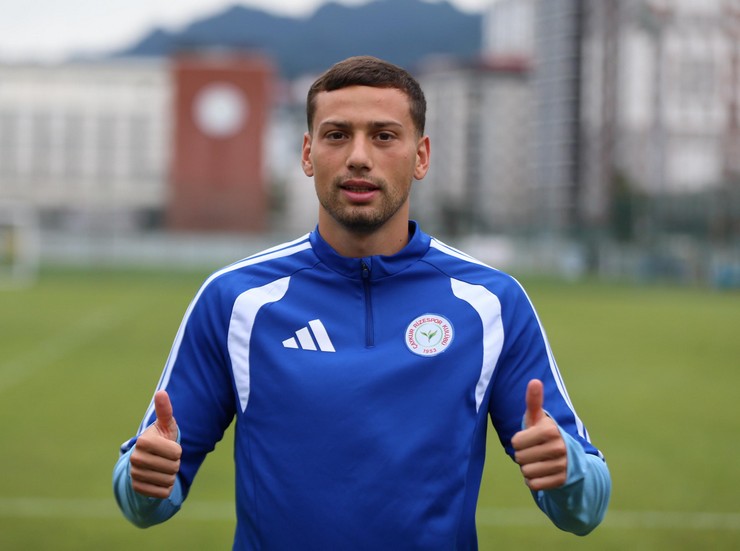caykur-rizesporun-oyuncusu-dal-varesanovic-2.jpg