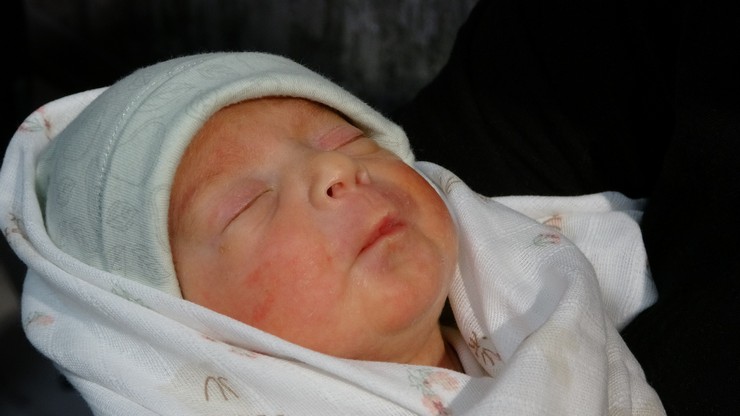 serenay-atagun-selcuk-atagun-dunyada-3-vaka-rizeli-ciftin-iki-ayri-rahimde-buyuyen-ikizleri-dogdu-4.jpg