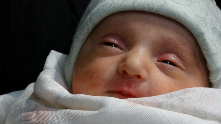 serenay-atagun-selcuk-atagun-dunyada-3-vaka-rizeli-ciftin-iki-ayri-rahimde-buyuyen-ikizleri-dogdu-5.jpg