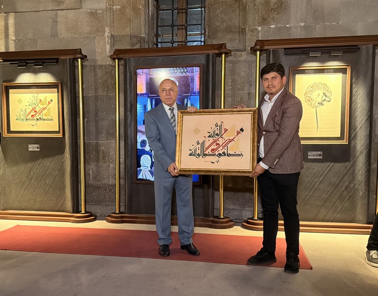 albayrak-grubunun-12-yildir-surdurdugu-islam-sanatlari-sergilerinin-bu-yilki-temasi-hane-ziraat-katilimin-sponsorlugunda-turkiye-kultur-yolu-festivali-kapsaminda-erzuruma-misafi-5.jpg