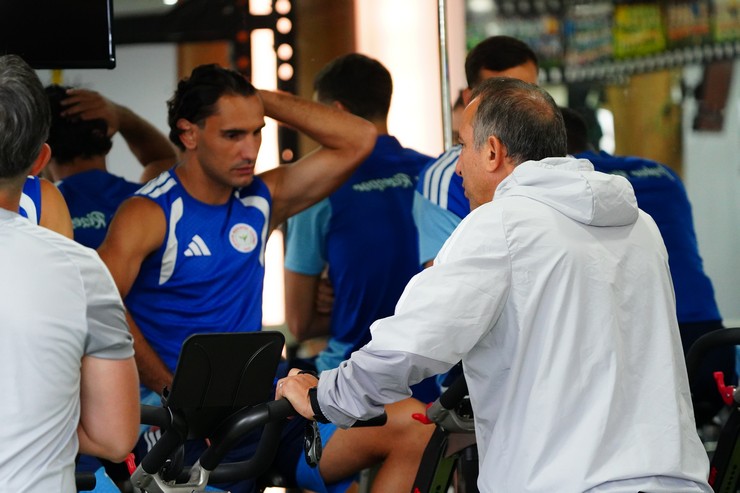 caykur-rizespor-super-ligin-2-haftasinda-evinde-agirlayacagi-samsunspor-macinin-hazirliklarina-ara-vermeden-basladi-1.jpg