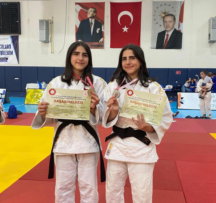 caykur-rizesporun-altyapi-zaferi-16-brans-25-milli-gurur-4.jpg