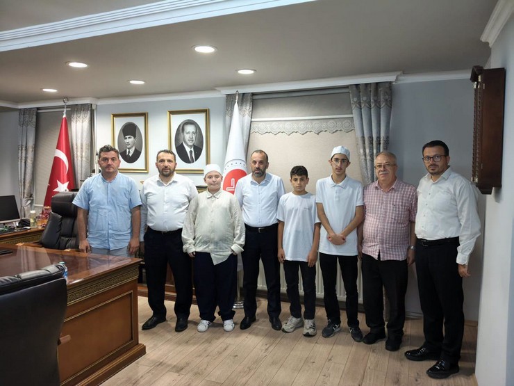 rizede-hafizlik-ve-kuran-i-kerimi-yuzunden-guzel-okuma-yarismasi-merkez-ilce-birinciligi-secimiyle-sonuclandi-2.jpg