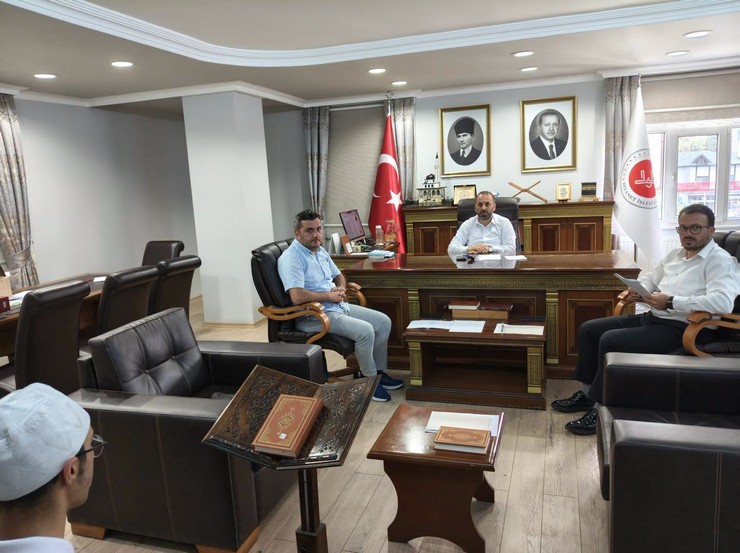 rizede-hafizlik-ve-kuran-i-kerimi-yuzunden-guzel-okuma-yarismasi-merkez-ilce-birinciligi-secimiyle-sonuclandi-3.jpg