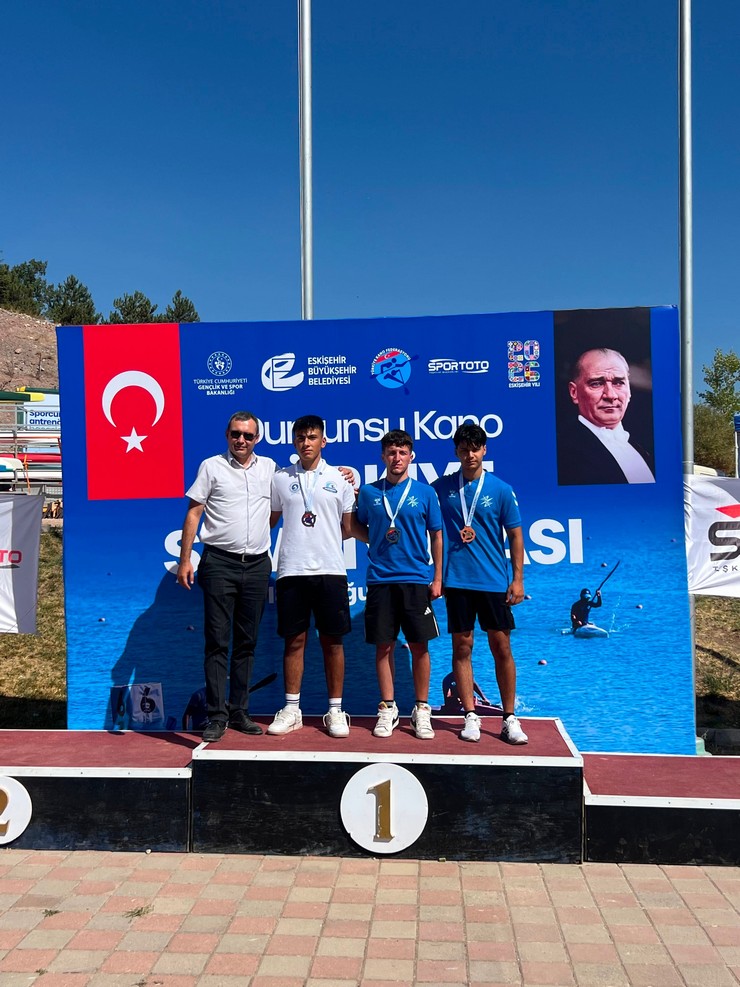 eskisehirde-18-21-agustos-2026-tarihleri-arasinda-duzenlenen-durgunsu-kano-turkiye-sampiyonasi-rize-temsilcilerinin-adeta-sovuna-sahne-oldu-15.jpg