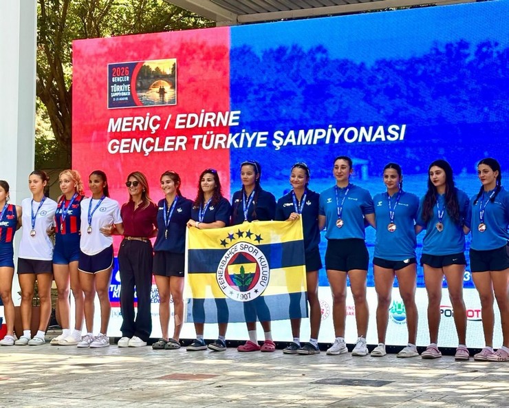 rizeli-kurekciler-turkiye-sampiyonasindan-4-madalya-ve-kupayla-dondu-4.jpg