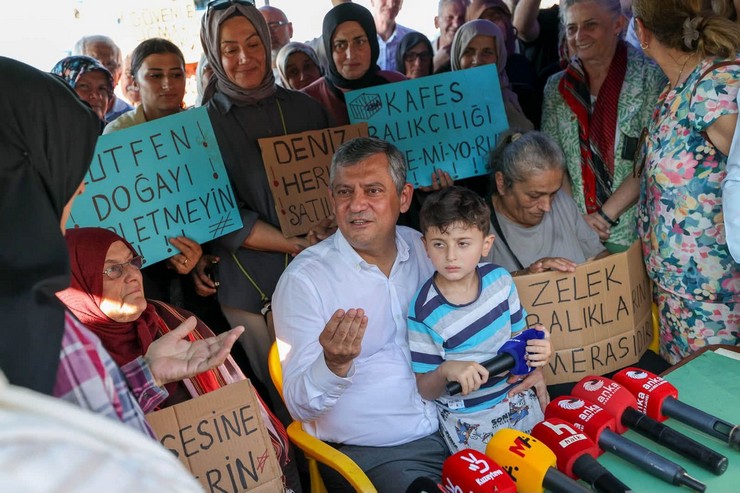 yeni-parti-genel-baskani-ozgur-ozel-rizede-17.jpg