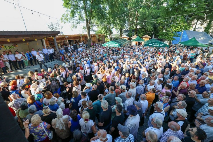 yeni-parti-genel-baskani-ozgur-ozel-rizede-18.jpg