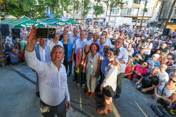 yeni-parti-genel-baskani-ozgur-ozel-rizede-8.jpg