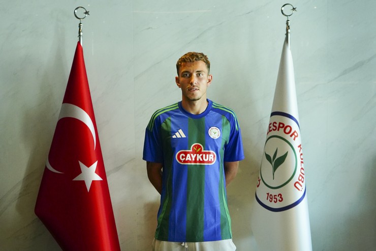 caykur-rizespor-kadrosunu-gelecek-vaat-eden-bir-isimle-guclendirdi-yesil-mavili-kulup-romanyanin-farul-takiminda-forma-giyen-2007-dogumlu-hucum-oyuncusu-albert-iustin-doicaruyu-ren-5.jpg