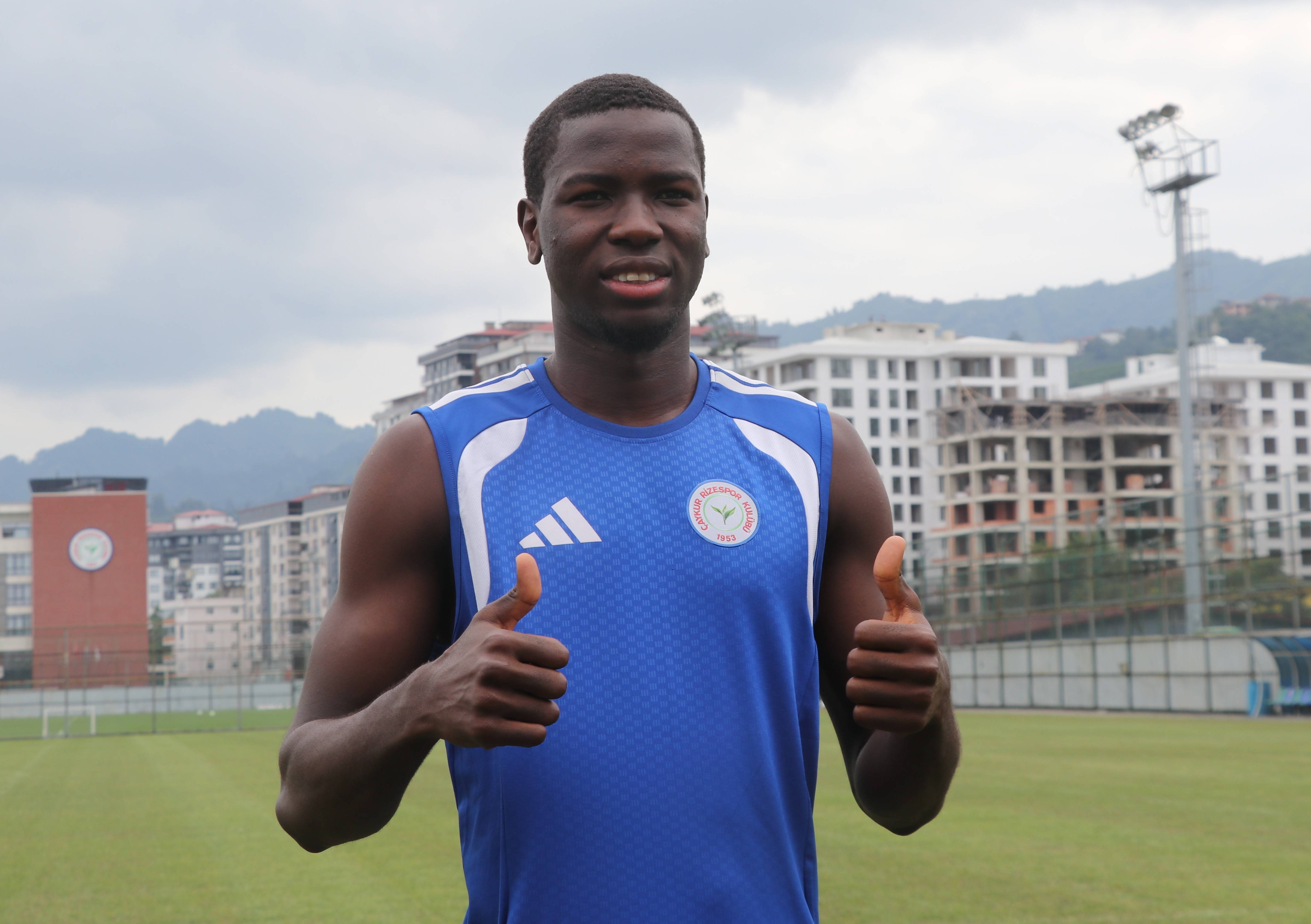aa-20260826-42309923-42309919-caykur-rizesporlu-moussa-diakite-gaziantep-fk-maci-oncesi-degerlendirmede-bulundu.jpg