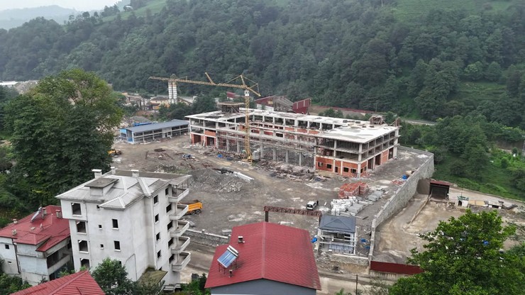 rize-il-ozel-idaresi-tarafindan-yurutulen-corapcilar-yerleskesi-atolye-ve-merkez-santiye-binasi-projesi-tum-hiziyla-devam-ediyor-10.jpg