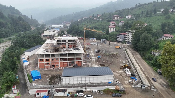 rize-il-ozel-idaresi-tarafindan-yurutulen-corapcilar-yerleskesi-atolye-ve-merkez-santiye-binasi-projesi-tum-hiziyla-devam-ediyor-9.jpg
