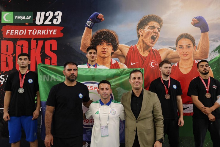 rizeli-boksor-alperen-yilmaz-turkiyenin-zirvesinde-7.jpg