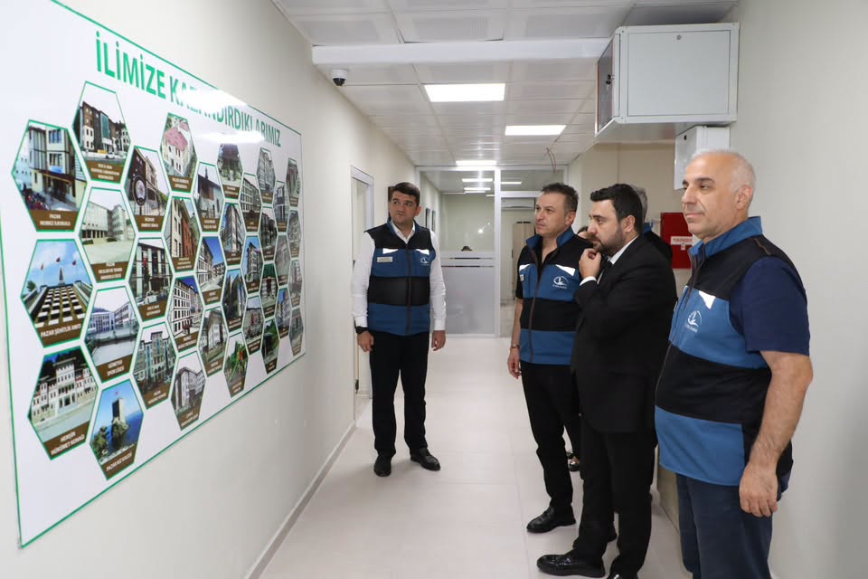 rize-il-genel-meclis-baskani-av-ali-imran-buyuk-il-ozel-idaresinin-yeni-binasini-ziyaret-ederek-burada-gorev-yapan-personelle-bir-araya-geldi-7.jpg